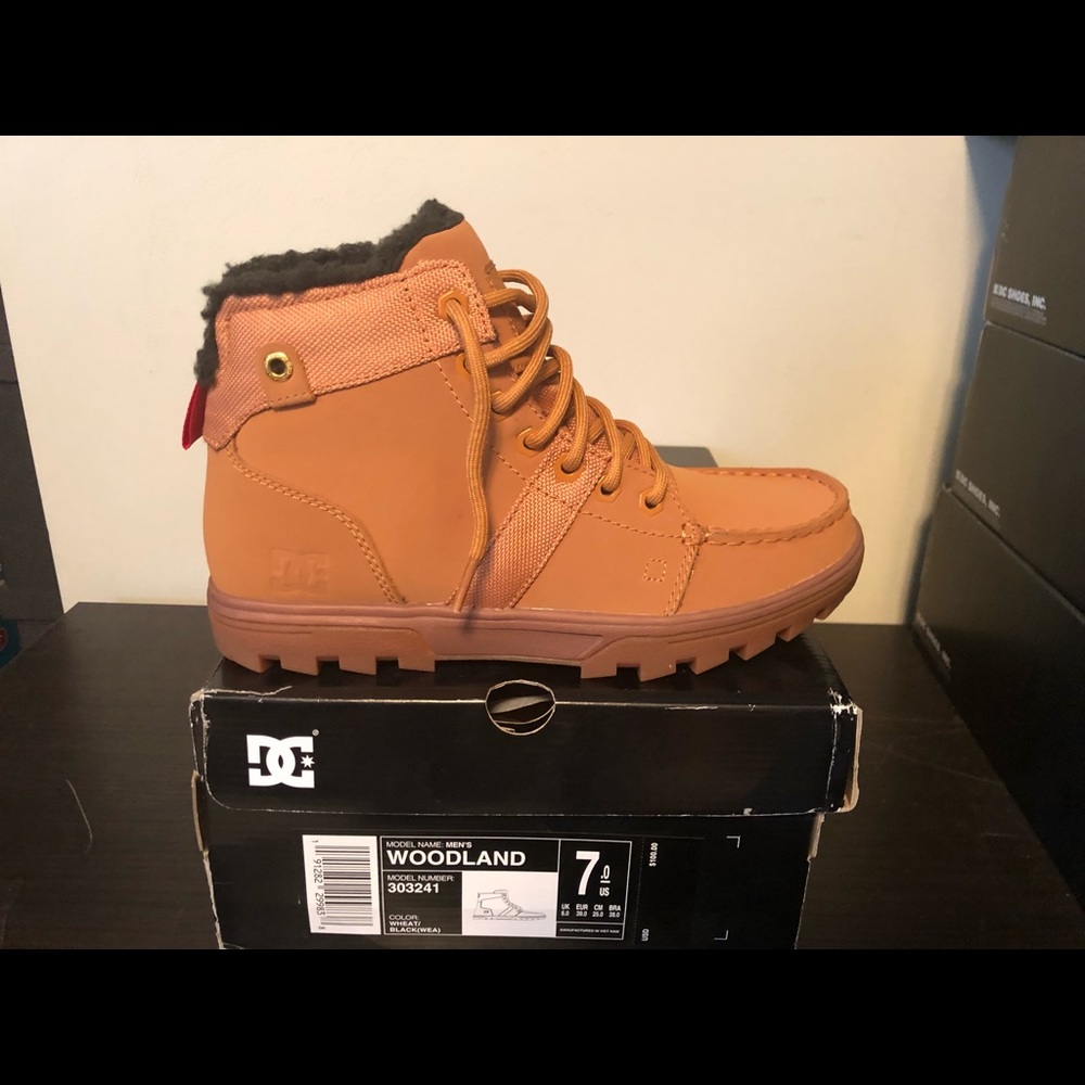 DC Woodland Men’s Size 7 New in Box